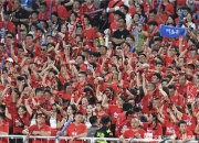 九游娱乐网页-足球比赛开赛，球队备受瞩目，球员兢兢业业