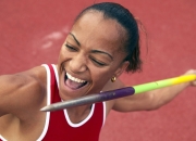 -南粤风暴席卷华盛顿，英格拉姆关键一击，广东队创造历史淘汰奇才