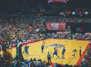 九游体育直播-寒夜中的焰火，当梁靖崑点燃赛场，瑞典队逆转的不只是一场比赛