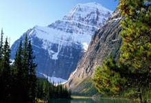 九游娱乐网站-勒布朗落幕？淘汰夜引爆全网，传奇背影下的冰与火之歌