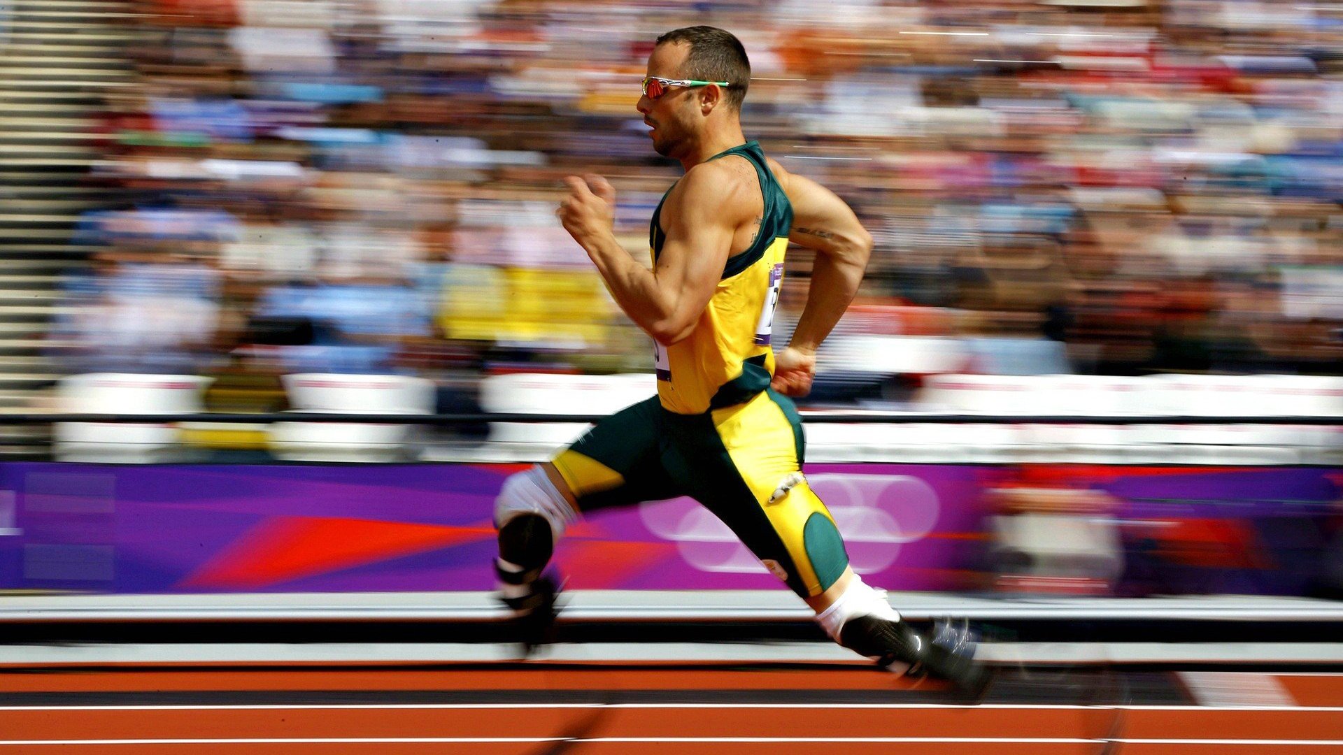 赛道上的棋手,爱德华兹如何以攻防转换艺术主宰F1年度争冠之夜